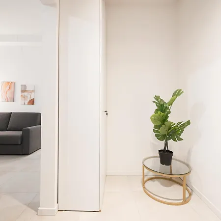 Sassicaia Apartment, Historic Heart Of *
