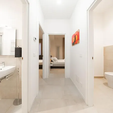 Sassicaia Apartment, Historic Heart Of *