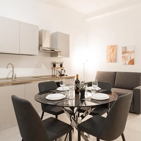 Appartement Sassicaia Apartment, Historic Heart Of *