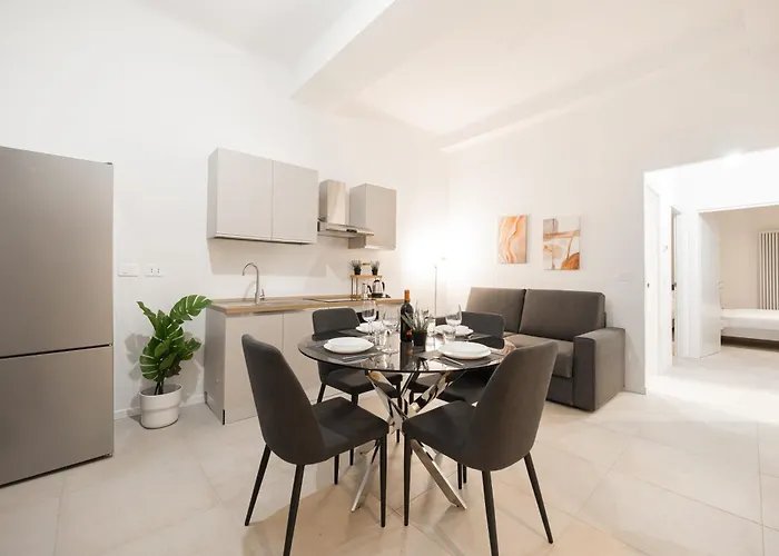 Sassicaia Apartment, Historic Heart Of *